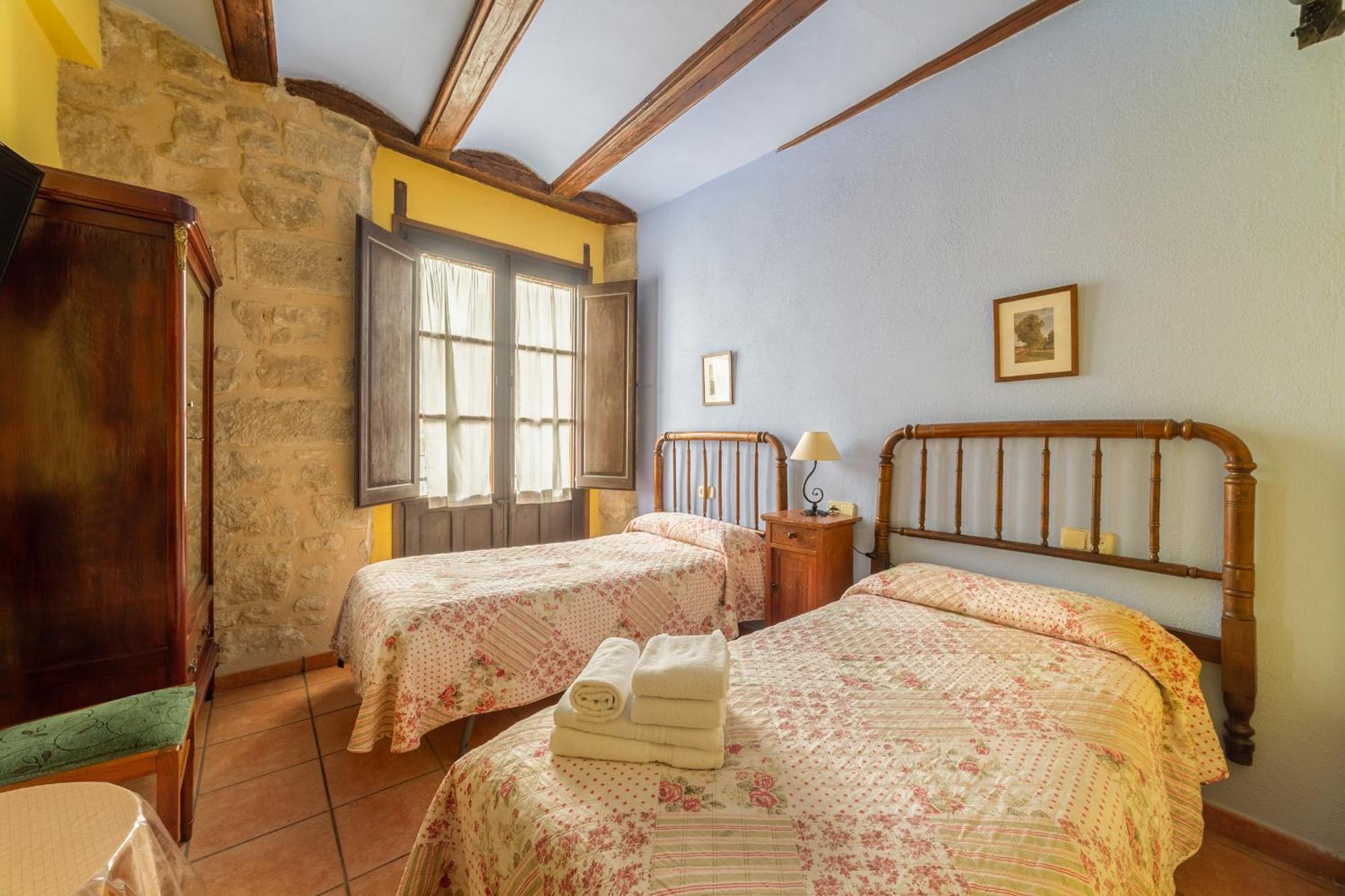 Fonda La Plaza Hotel Valderrobres Exterior foto
