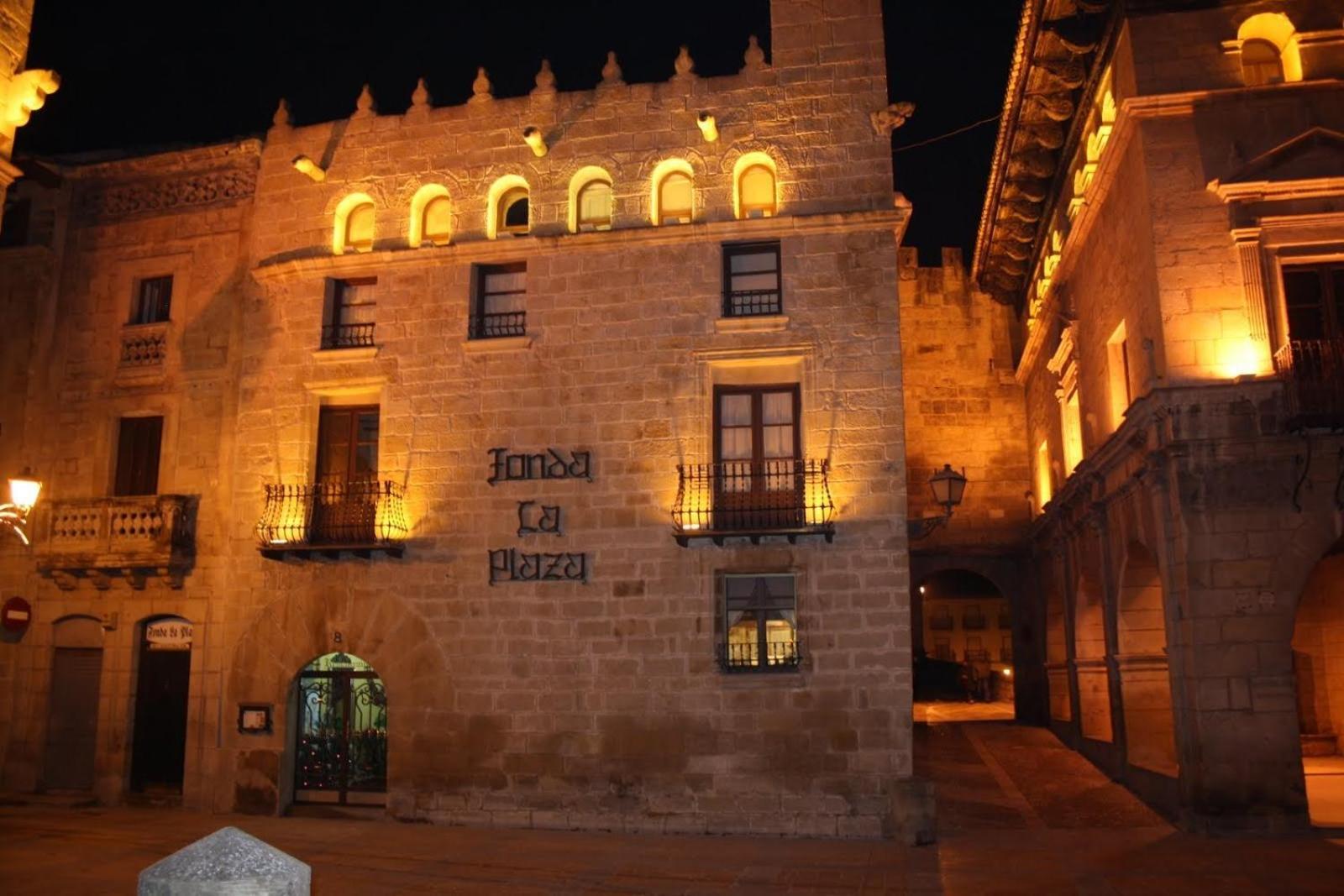 Fonda La Plaza Hotel Valderrobres Exterior foto