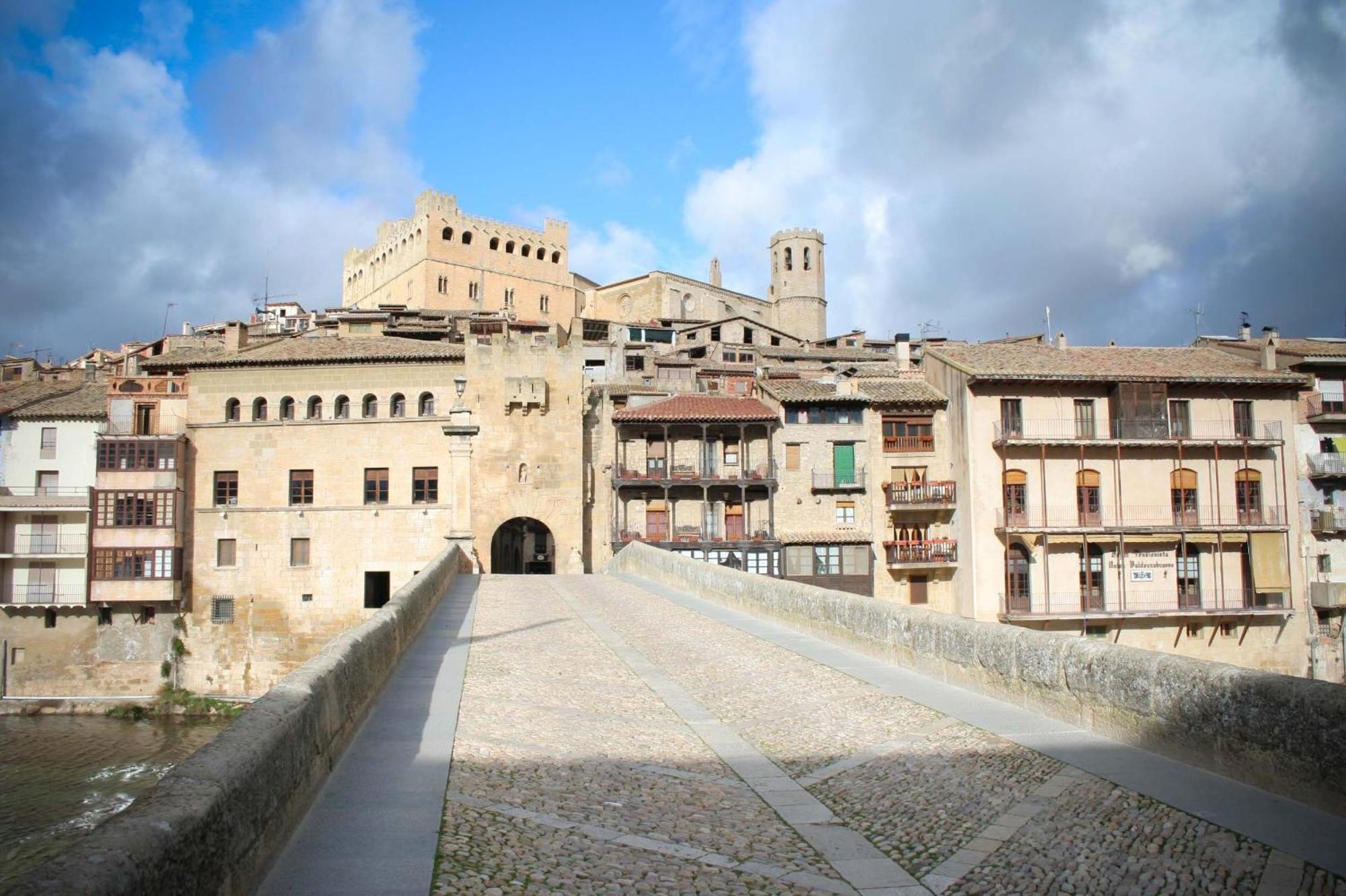 Fonda La Plaza Hotel Valderrobres Exterior foto