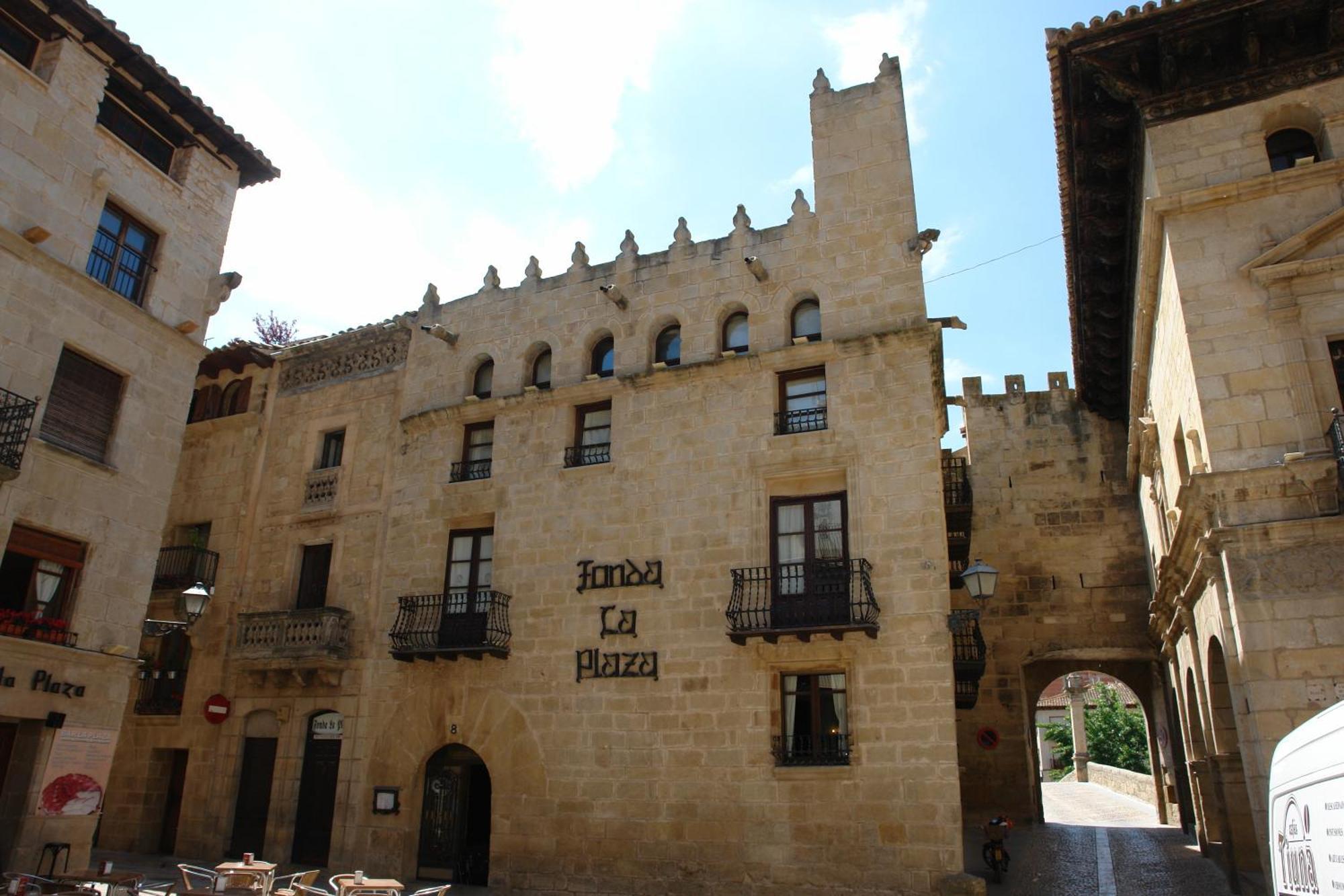 Fonda La Plaza Hotel Valderrobres Exterior foto